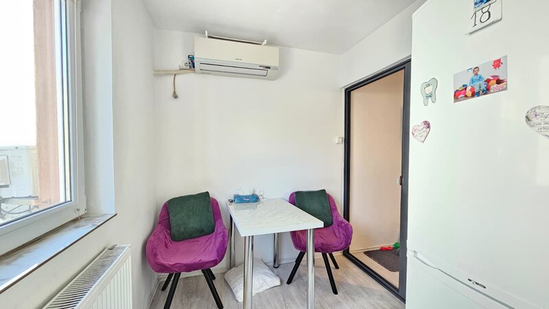 1 Decembrie Metrou  Garsoniera   21 MP  Semidecomandata  Zona linistita