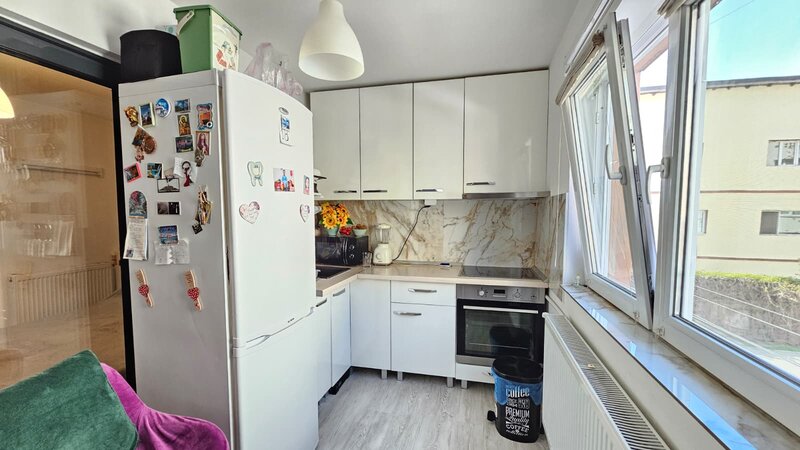 1 Decembrie Metrou  Garsoniera   21 MP  Semidecomandata  Zona linistita